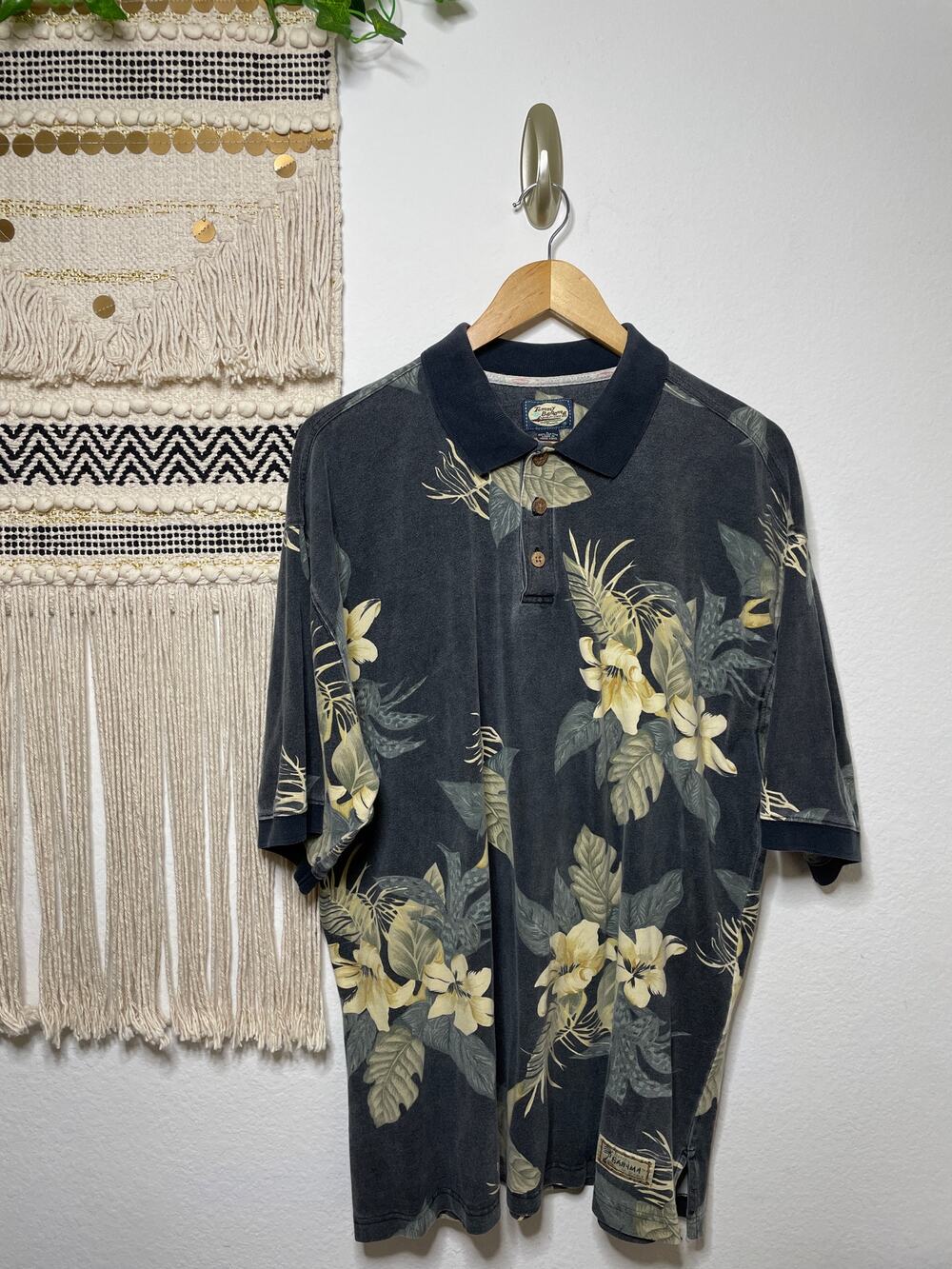 Vintage Men’s Tommy Bahama 100% Cotton Men’s Floral Polo Large